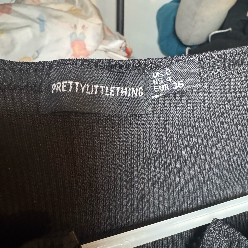PrettyLittleThing Black Ribbed Top - Picture 2 of 3